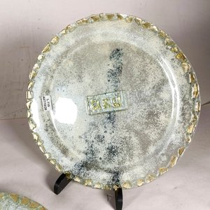 Dos Centros de Mesa de Vidrio Hialino con Diseños y Bordes Dorados - imagen 3