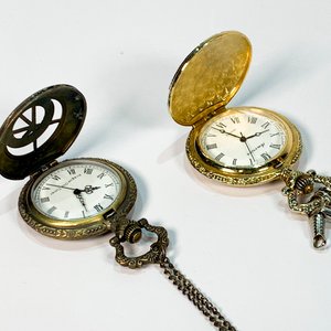 Dos Relojes de Bolsillo Modernos a Pila: Caza y Constelación Zodiacal - imagen 3