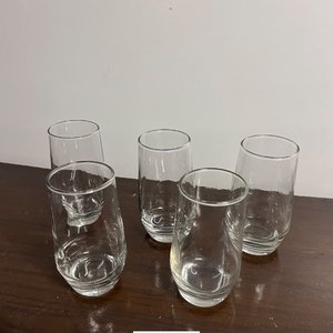 Lote anterior: Juego de 5 Vasos de Vidrio Transparentes