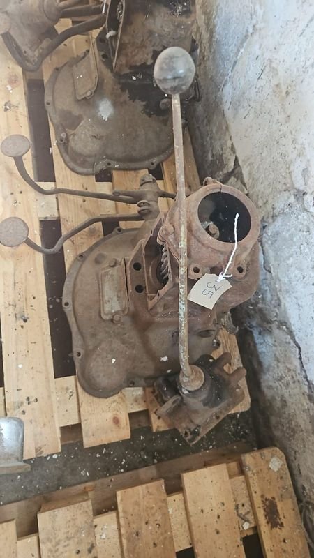 Caja de Cambios Ford A 1928-1929 con Carcasa y Pedales