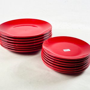 Catorce Platos Llanos y de Postre en Cerámica Roja - imagen 1