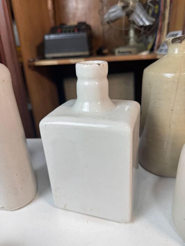 Colección de porrones de gress, incluyendo 2 con detalles - imagen 7