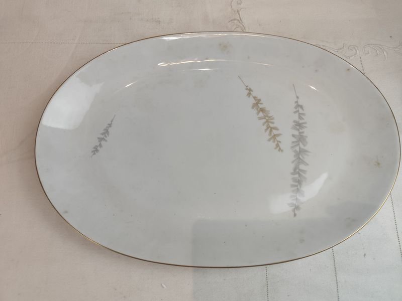 Lote anterior: Fuente oval en porcelana HUTSCHENREUTHER - Placa blanca con hoja verde