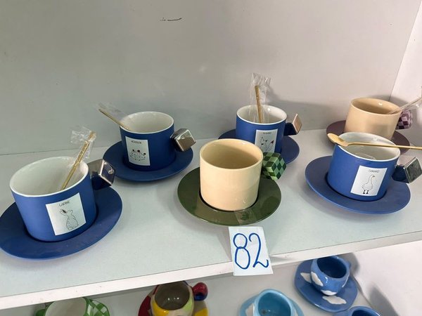 Juego de 6 Tazas y Platos de Cerámica con Cucharas