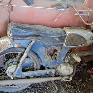 Moto Suzuki 50 MC Antigua de los Años 60 para Restaurar - imagen 3