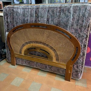 Lote siguiente: Respaldo de Cama Estilo Rústico con Ratán