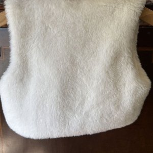 Chaleco Peludo Blanco para Niña Sweet Heart - imagen 2