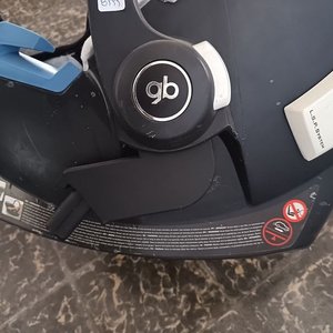 Silla de auto para bebé GB, portabebé con base - imagen 6