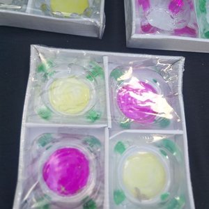 Lote anterior: Juego de 12 Ceniceros de Vidrio Multicolor