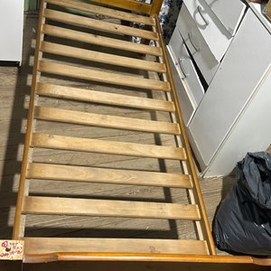 Lote anterior: Cama de Una Plaza Estilo Clásico