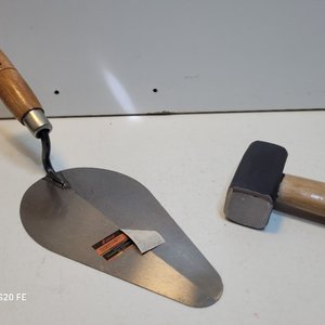 Set de Herramientas: Paleta, Plomada, Martillo y Lápices de Carpintero - imagen 4