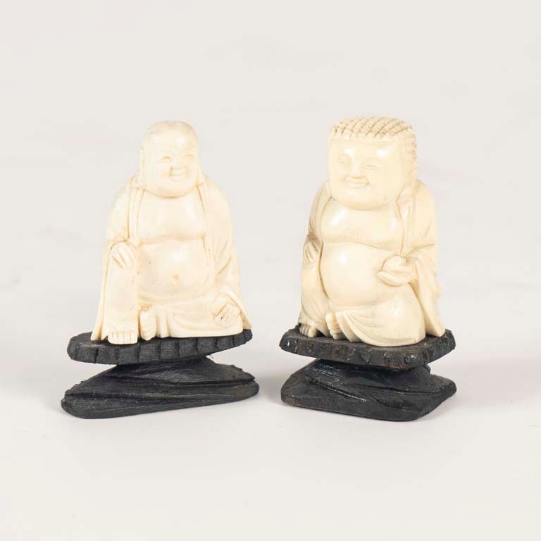 Lote anterior: Dos estatuas de Buda de porcelana blanca