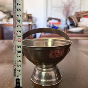 Lote de Vasos, Bandeja Decorada y Recipientes Metálicos - imagen 4