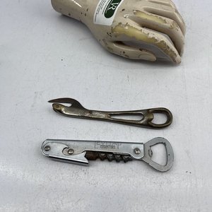 Lote anterior: Abrelatas y Destapador Levitap de Bronce Argentino