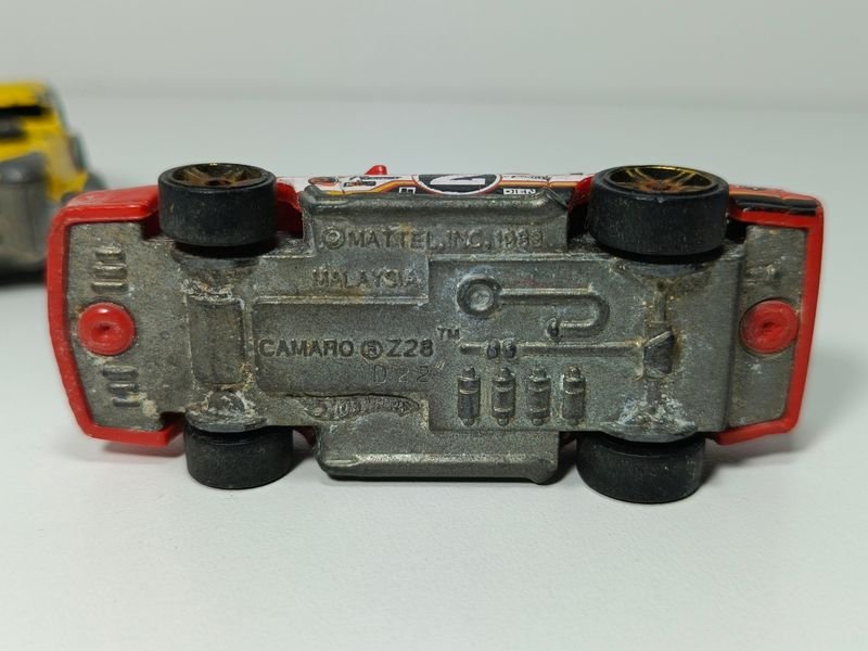 Colección de juguetes Hot Wheels metálicos - imagen 2
