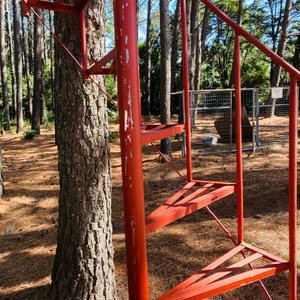 Lote siguiente: Escalera Caracol de Hierro Roja - 2.65m Alto