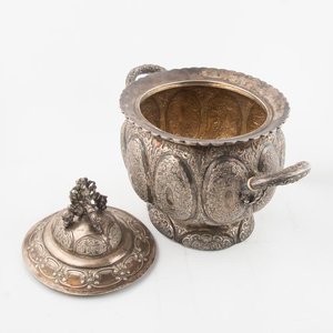 Guisera Oval de Plata Labrada con Tapa y Asas - 1600gr - imagen 2