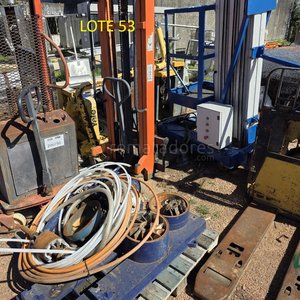 Lote siguiente: Plataforma Elevadora y Accesorios para Maquinaria Industrial