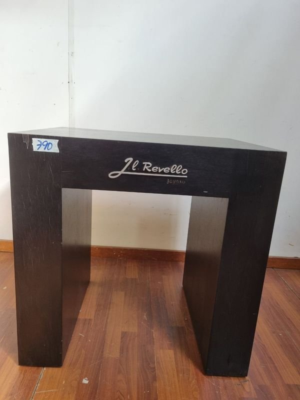 Mesa Rodante Tipo Stand en Madera