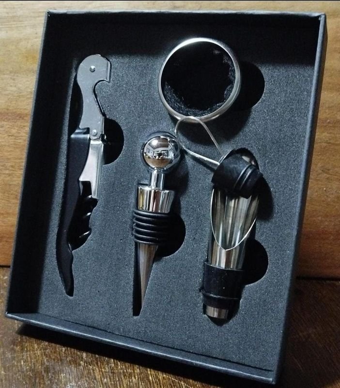 Set de SacaCorcho, Destapador y Servidor de Vino - imagen 3