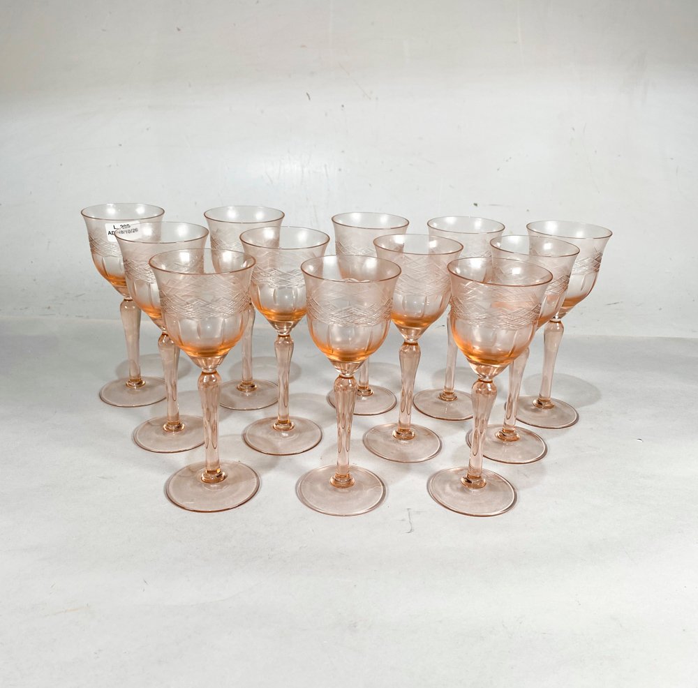 Doce Copas Rosadas Talladas Vintage