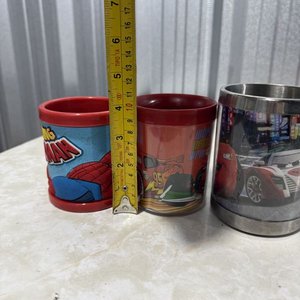 Lote de 8 Tazas Plásticas y 1 de Acero Inoxidable con Diseños Infantiles - imagen 11