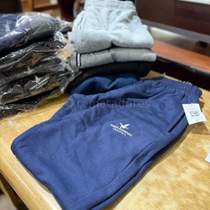 Conjunto de Ropa Deportiva Adidas y Santa Bárbara Outfitters - imagen 2