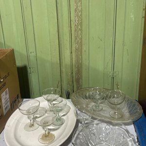 Lote anterior: Juego de Copas de Cristal y Bandejas Decorativas