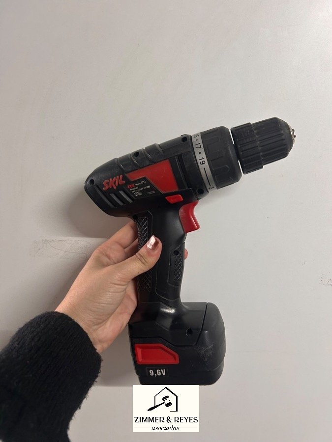 Taladro Inalámbrico Skil 9.6V con Cargador