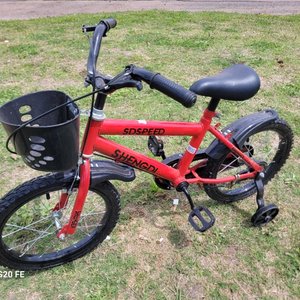 Bicicleta Infantil Roja con Canasto y Rueditas de Apoyo - imagen 2