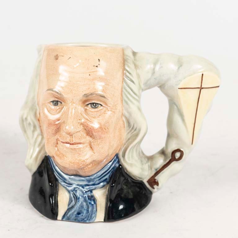 Lote siguiente: Jarrita de loza inglesa Royal Doulton Benjamin Franklin