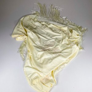 Mantilla de seda bordada con flecos - imagen 2