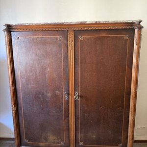 Armario Organizador Antiguo con Tapa de Mármol y Herrajes Ornamentales - imagen 2