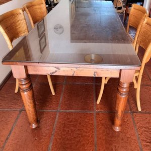 Mesa de Álamo con Vidrio y Cajones + 6 Sillas de Teka - imagen 2