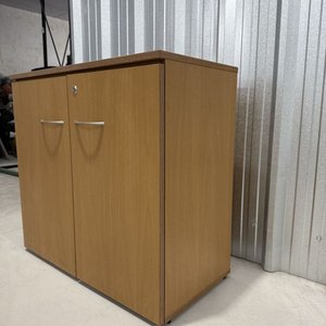 Mueble Bajo de Oficina con Dos Puertas y Estante Regulable - imagen 8