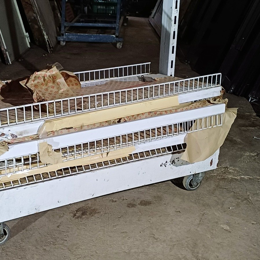 Item 16711 - Image 3