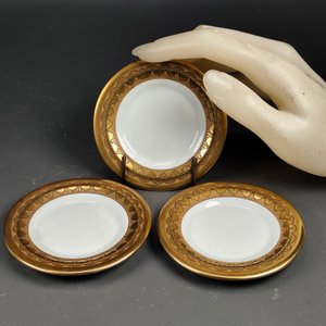 Par de Tacitas Francesas Limoges y Tres Platitos Schumann Bavaria - imagen 4