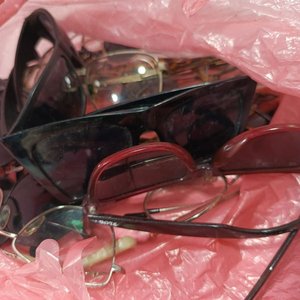 Lote anterior: Lote Variado de Lentes y Armazones de Sol y Receta