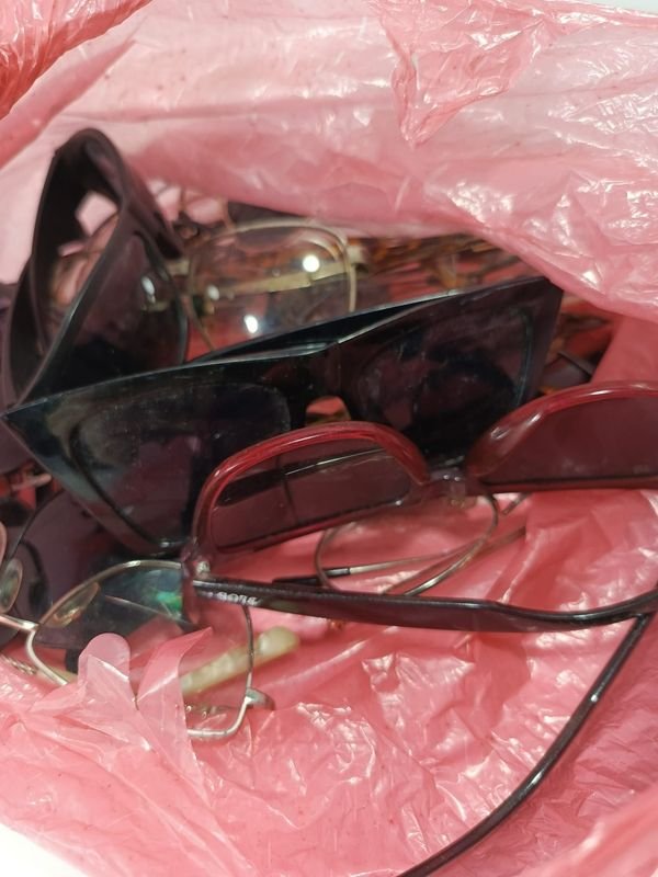Lote Variado de Lentes y Armazones de Sol y Receta