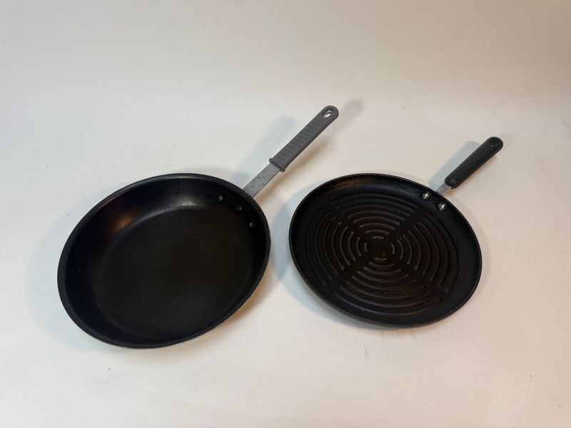 Par de Sartenes de Calidad con Mango Gris, 30cm Diámetro