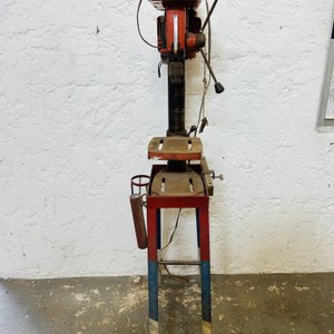 Lote siguiente: Lote #047 – Taladro de pie Monofásico Schulz