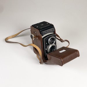 Lote anterior: Cámara Fotográfica Antigua Rolleicord con Estuche de Cuero