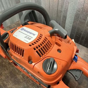 Motosierra Husqvarna 236 con Lubricantes y Herramienta de Ajuste - imagen 9
