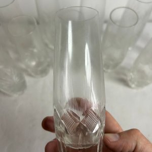 Juego de 12 Vasos Altos de Vidrio Tallado - imagen 4