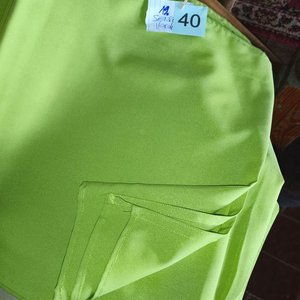 Lote siguiente: 12 Caminos de Mesa Verdes Brillantes