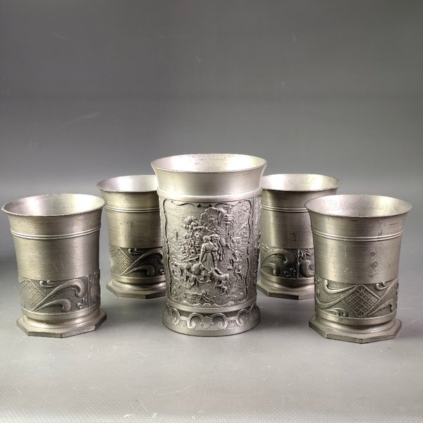 Conjunto de 5 Vasos de Peltre con Decoración Relieve y Escenas Costumbristas - imagen 1