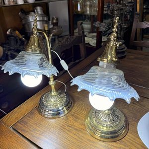 Par de Lámparas de Mesa Antiguas de Bronce con Tulipanes de Vidrio - imagen 7