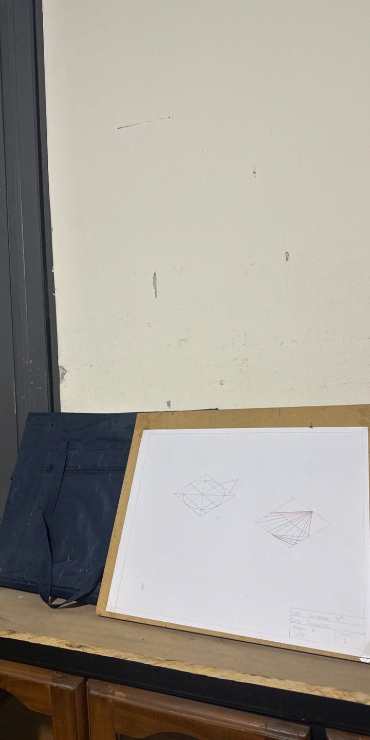 Tabla de Dibujo con Carpeta y Papeles