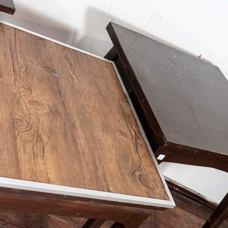 Muebles de madera con detalles y enchapado - imagen 2