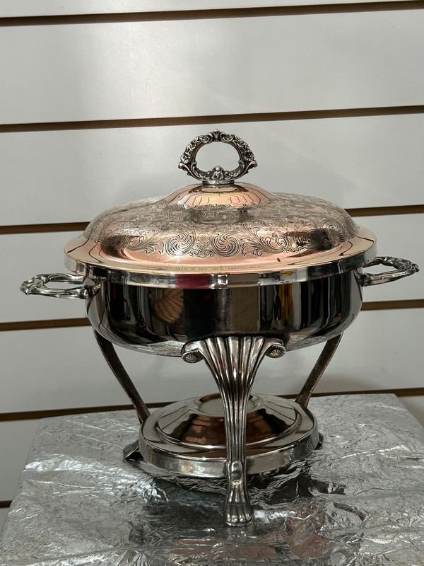 Sopera con Soporte de Metal Plateado y Cobre